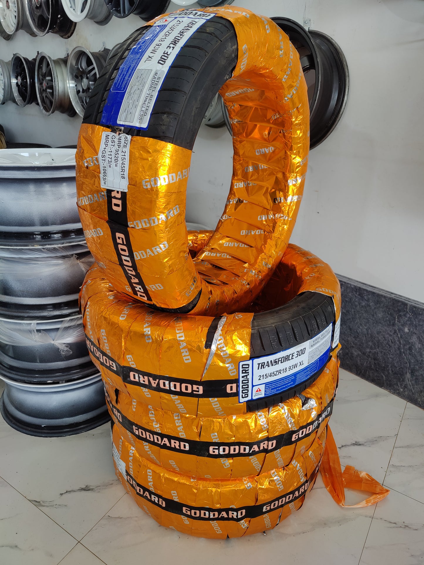 Goodard Transforce 300 215/45/18 - New