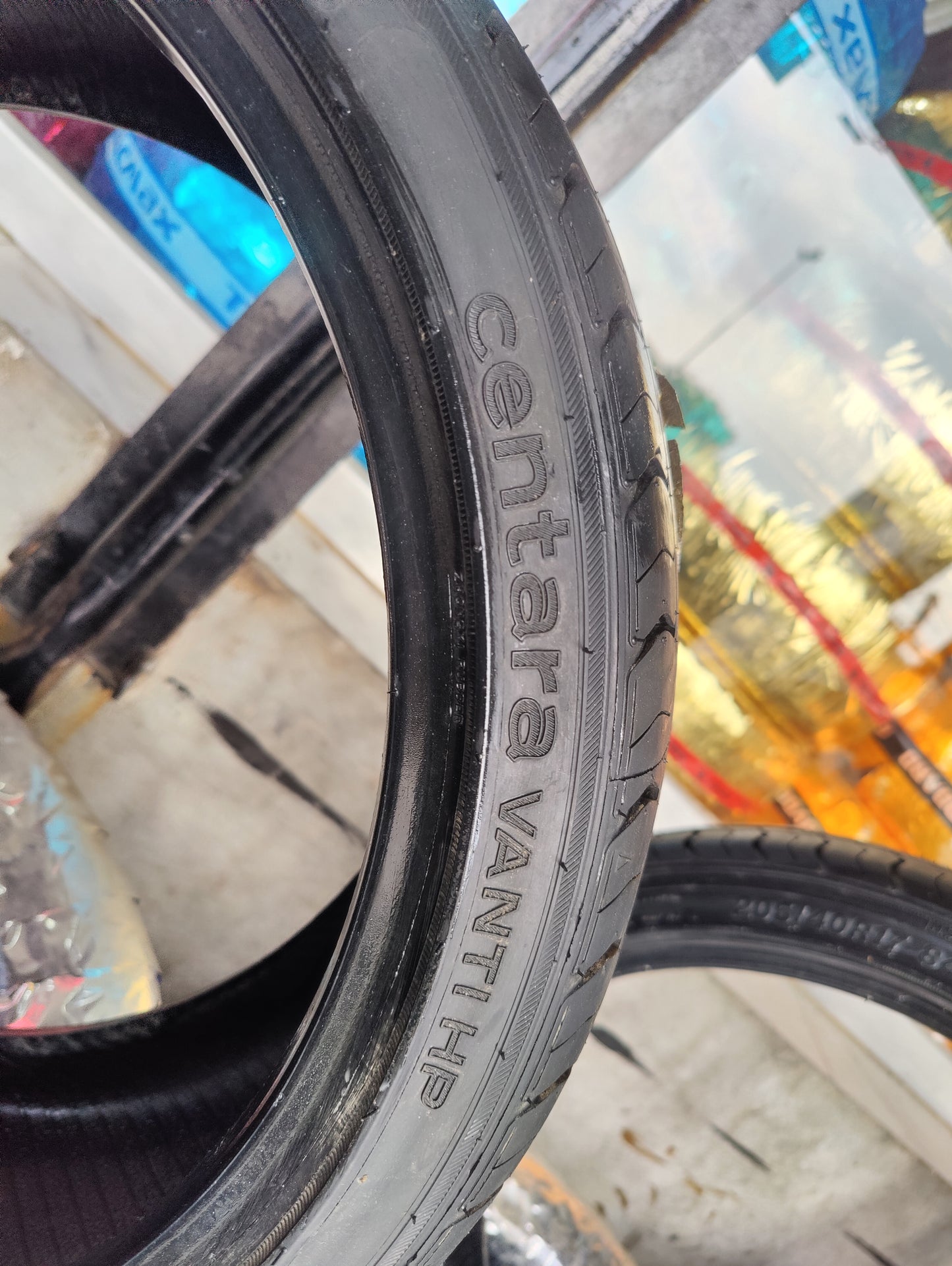 Centara 205/40/17 - New