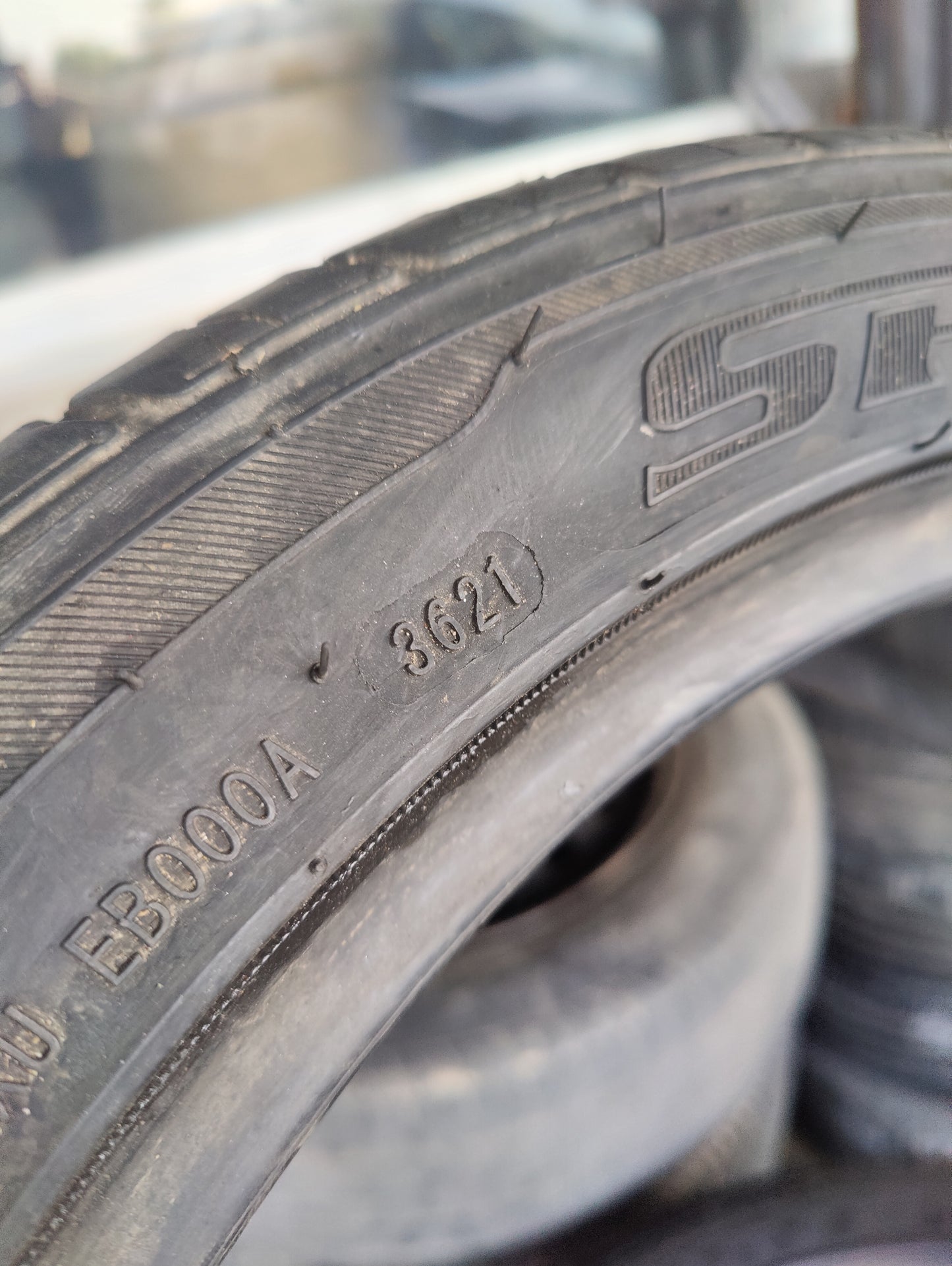 215/45/18 JoyRoad qabli tyres set available almost new condition