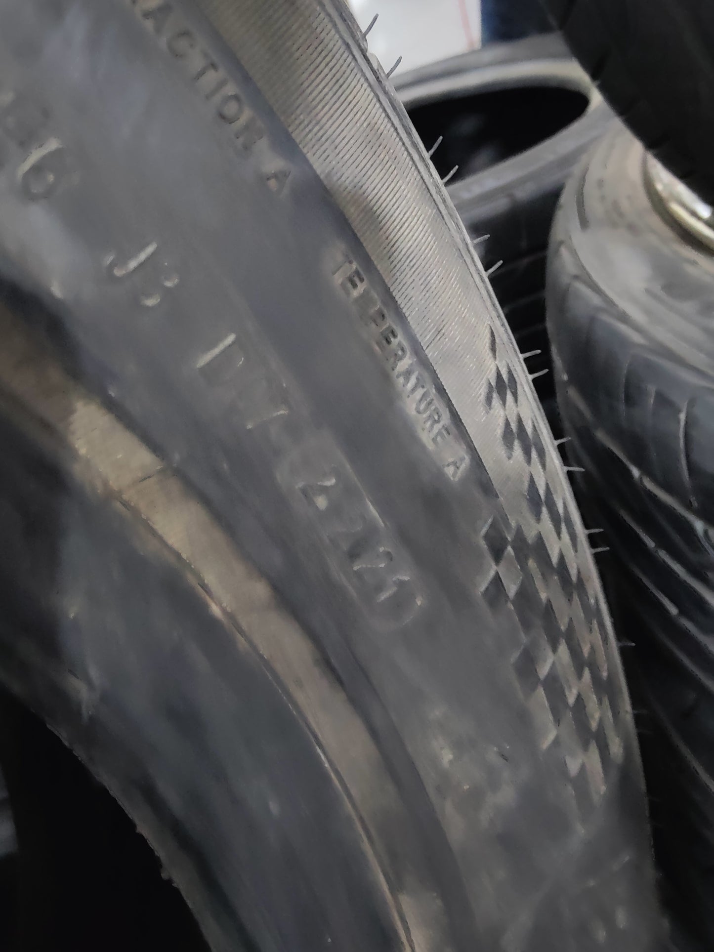 215/55/17qabli armstorng tyres set available