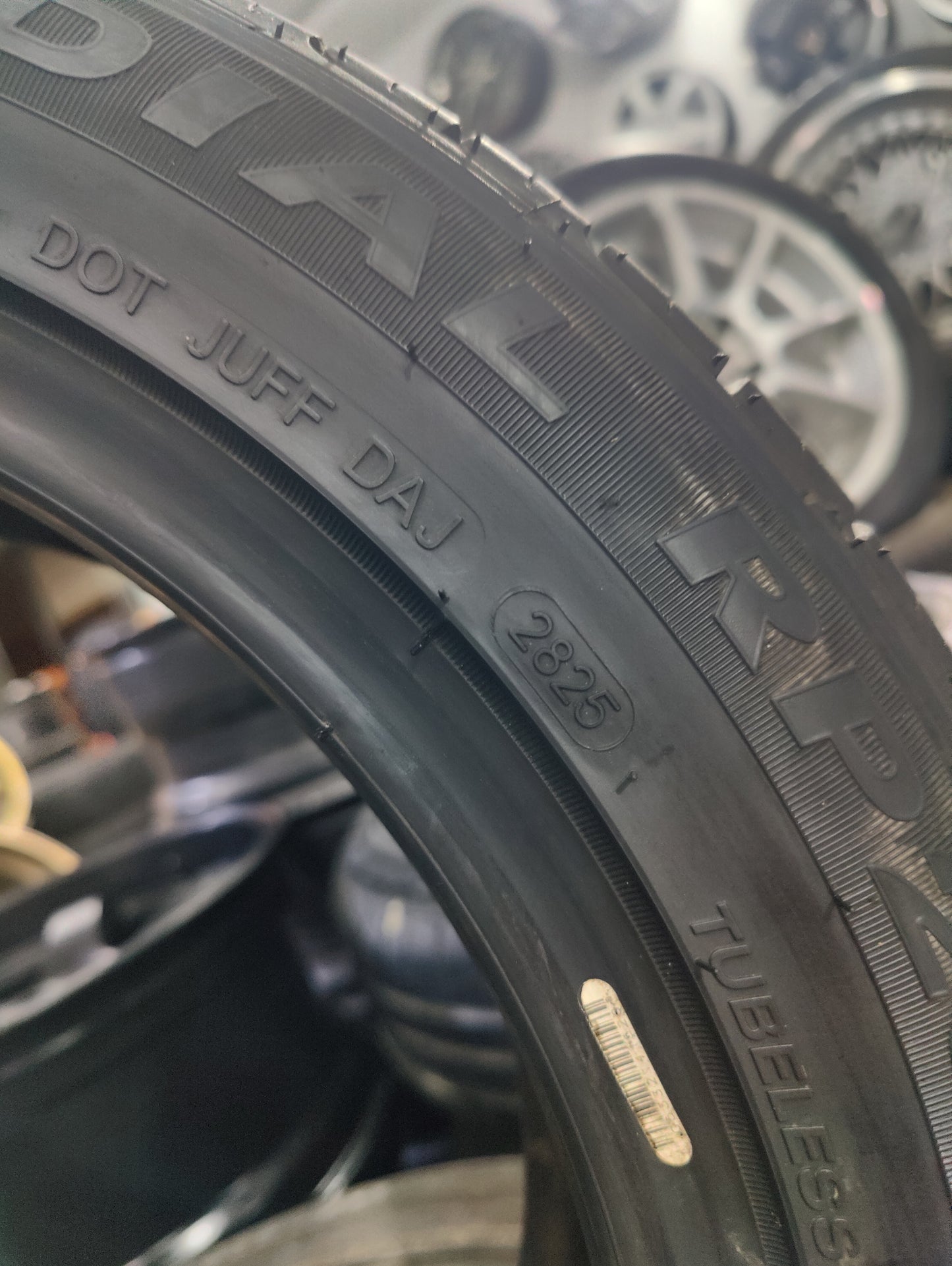 185/55/15 Trazano tyres set available 1day used