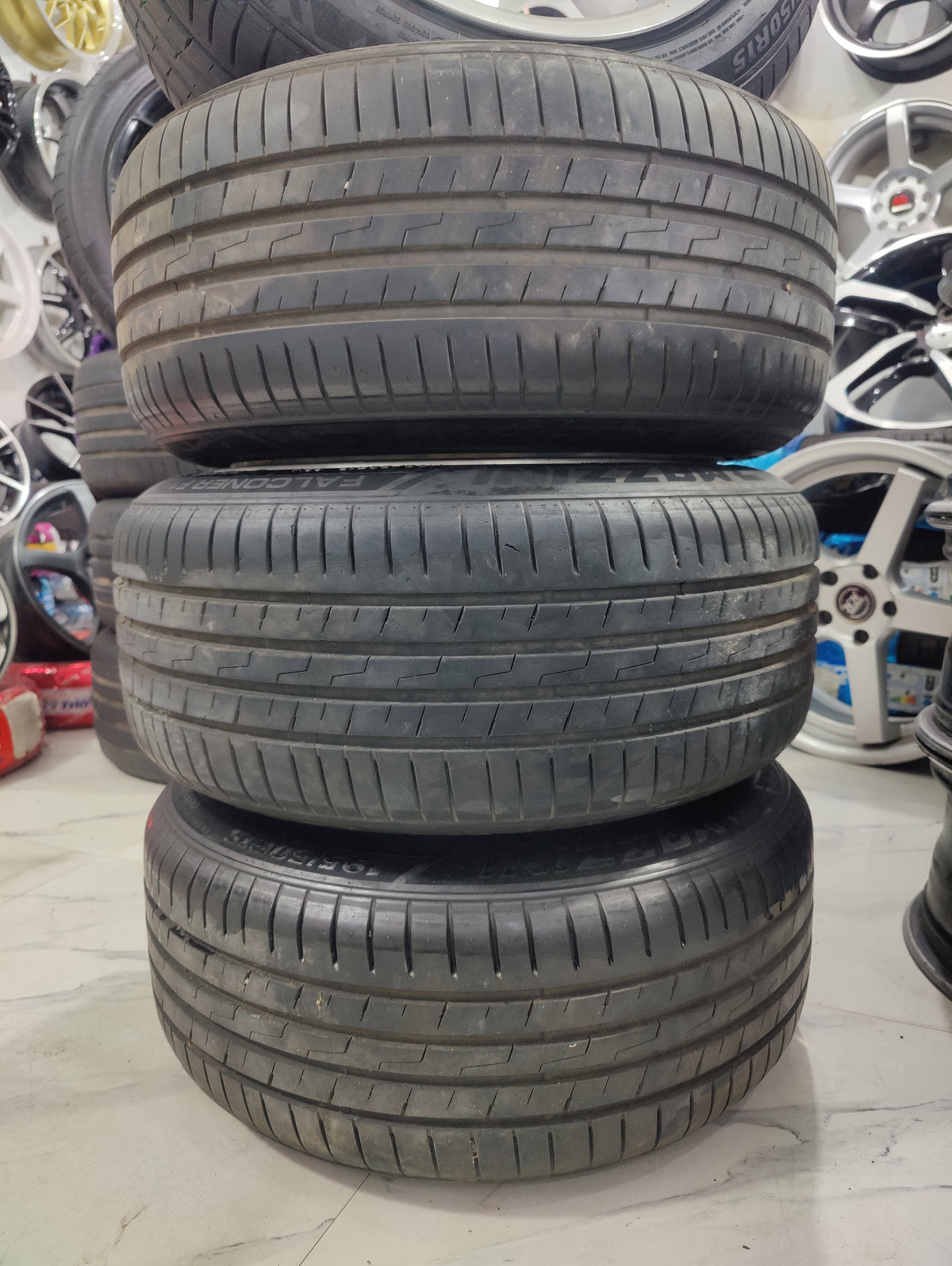Karanze wheels &tyres almost new condition
