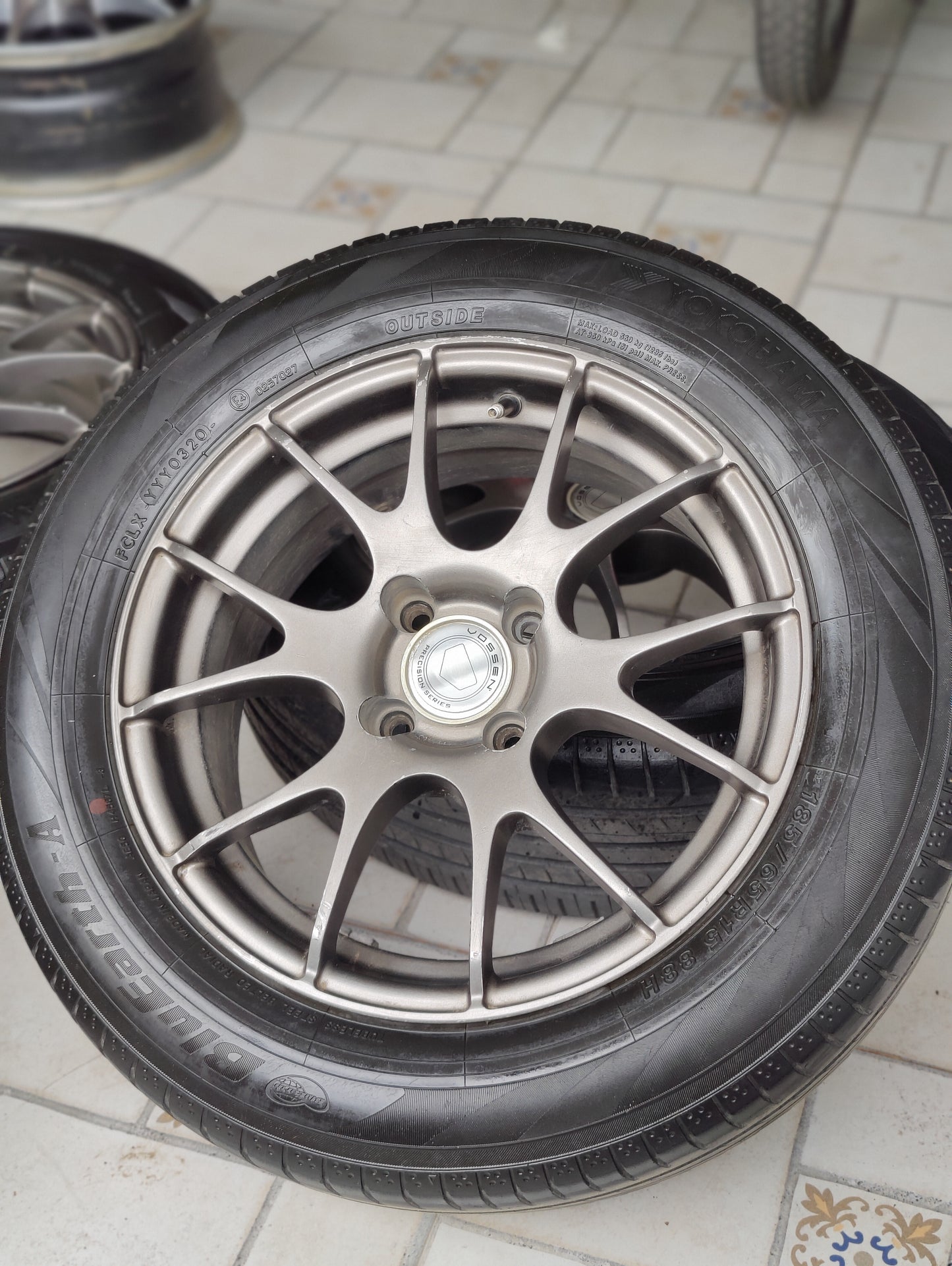 Wedsports RS-02 with Tyres