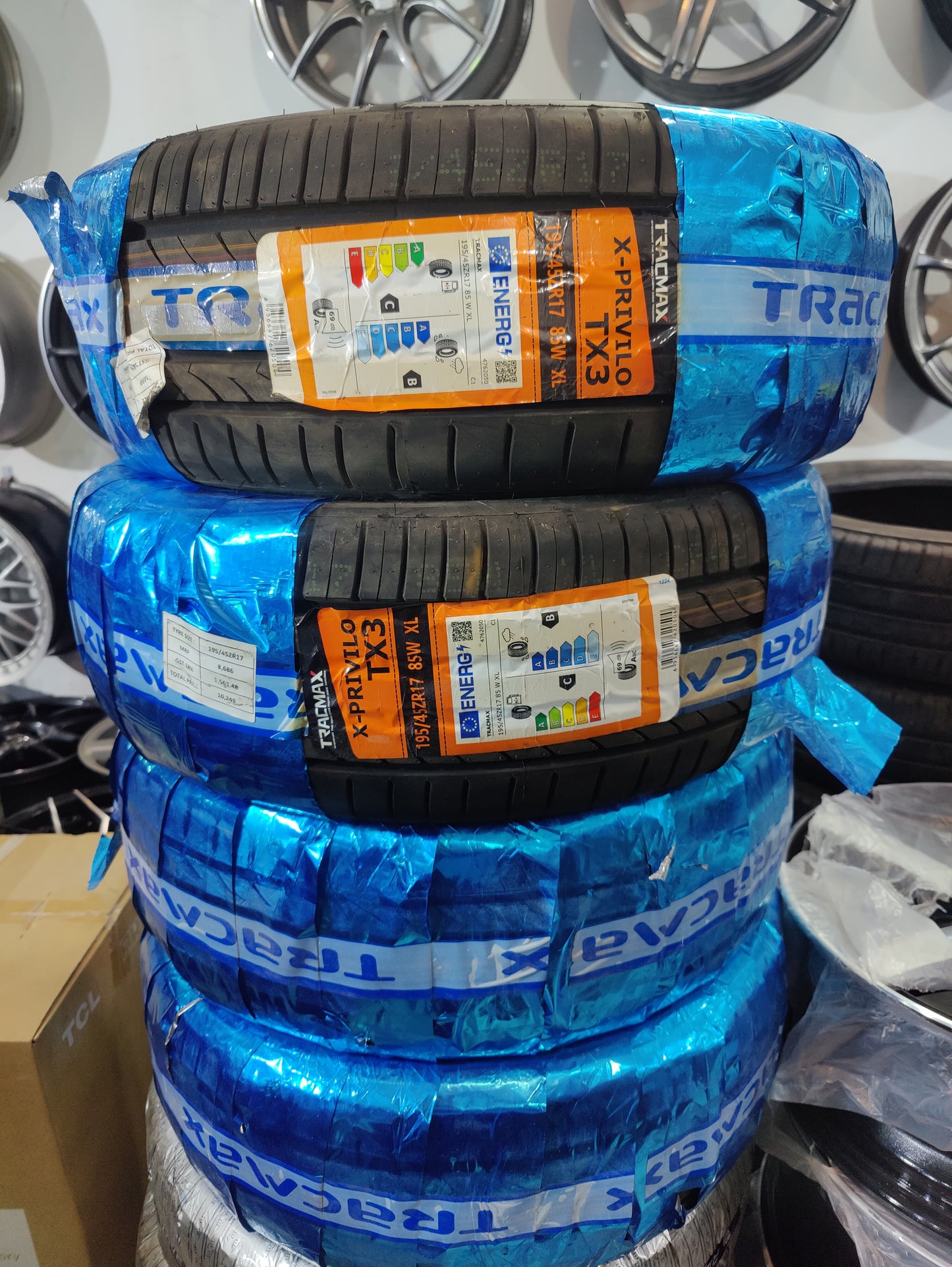 Tracmax 195/45/R17 - New