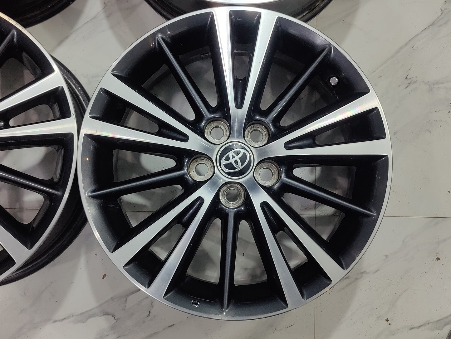 Corolla Grande Altis OEM Wheels