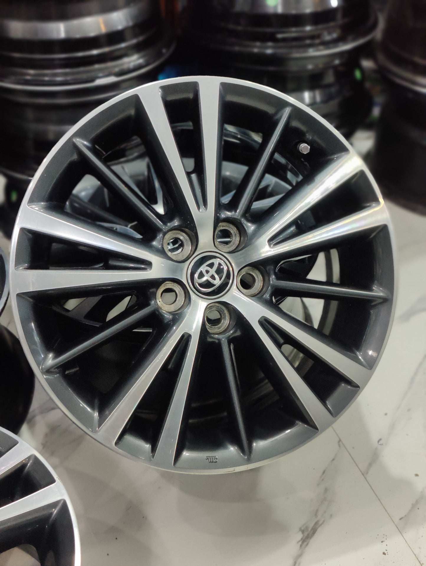 Corolla Grande Altis OEM Wheels