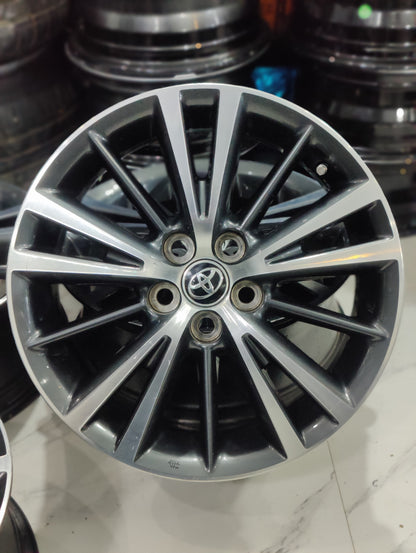 Corolla Grande Altis OEM Wheels