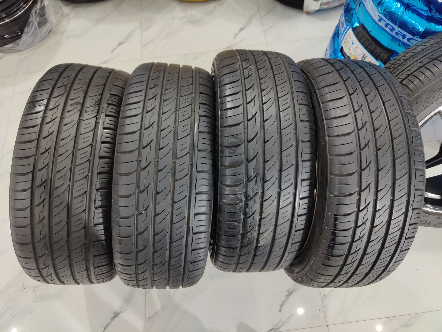 Black Racing Wheels with Almost New Tyres