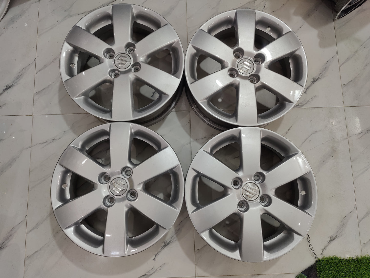 Suzuki Swift OEM wheels
