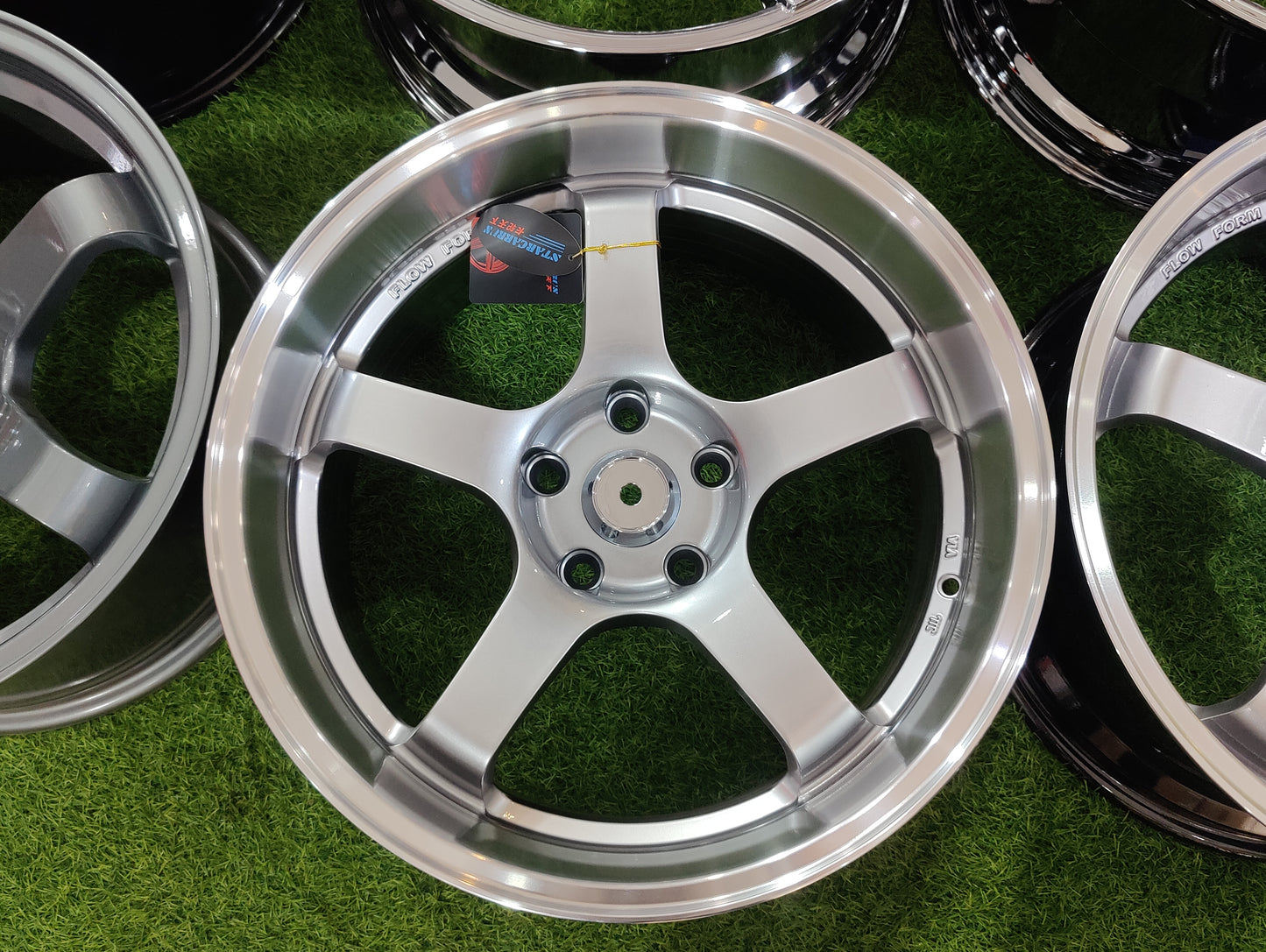 Advan Racing GT - New