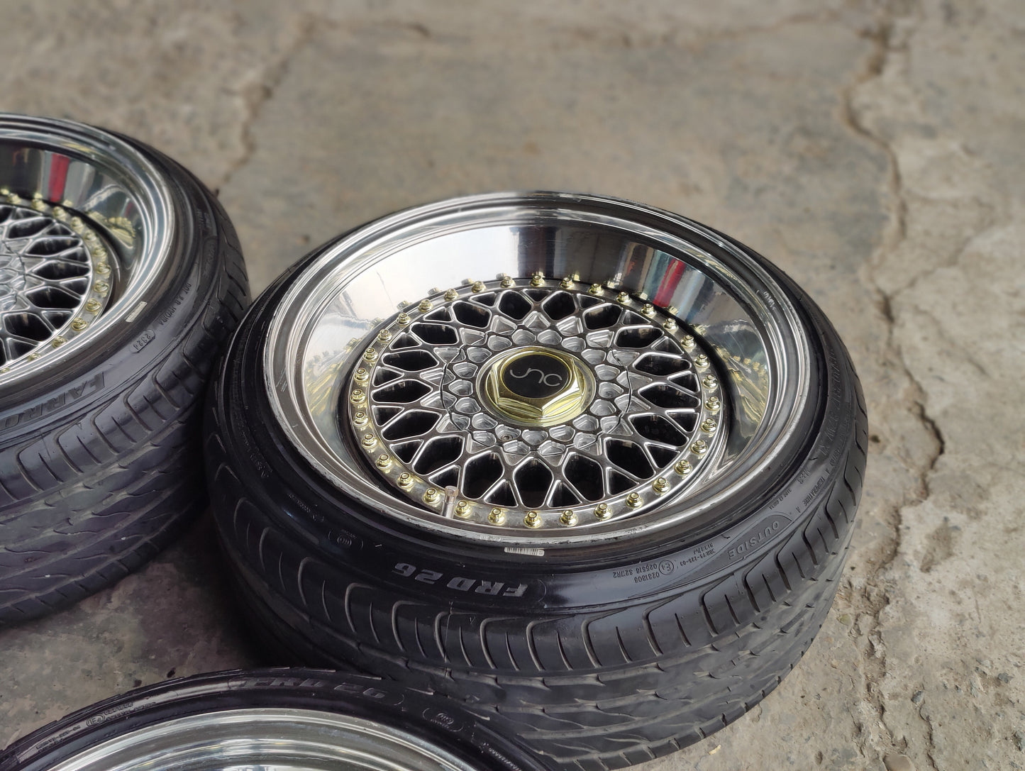 JNC Chrome Wheels & Tyres