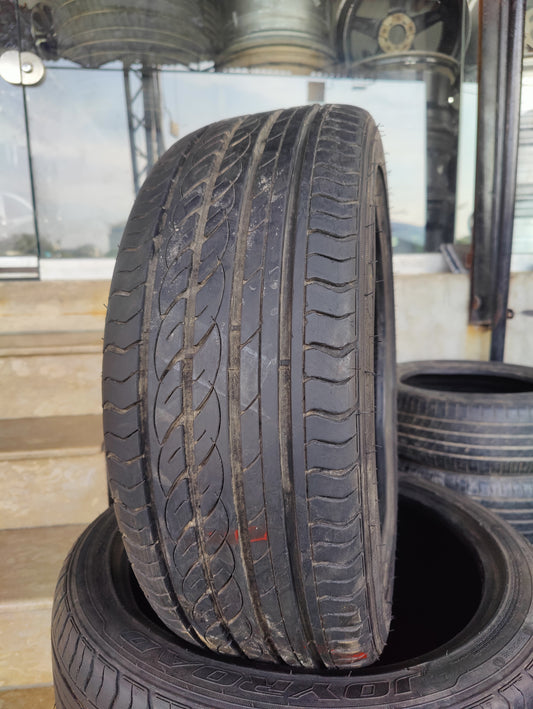 215/45/18 JoyRoad qabli tyres set available almost new condition