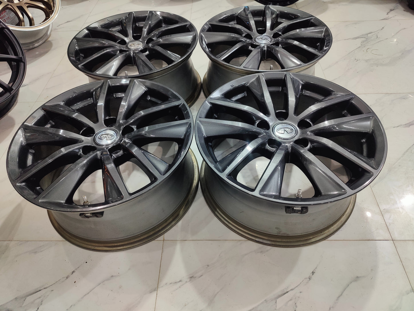 Nissan skyline wheels