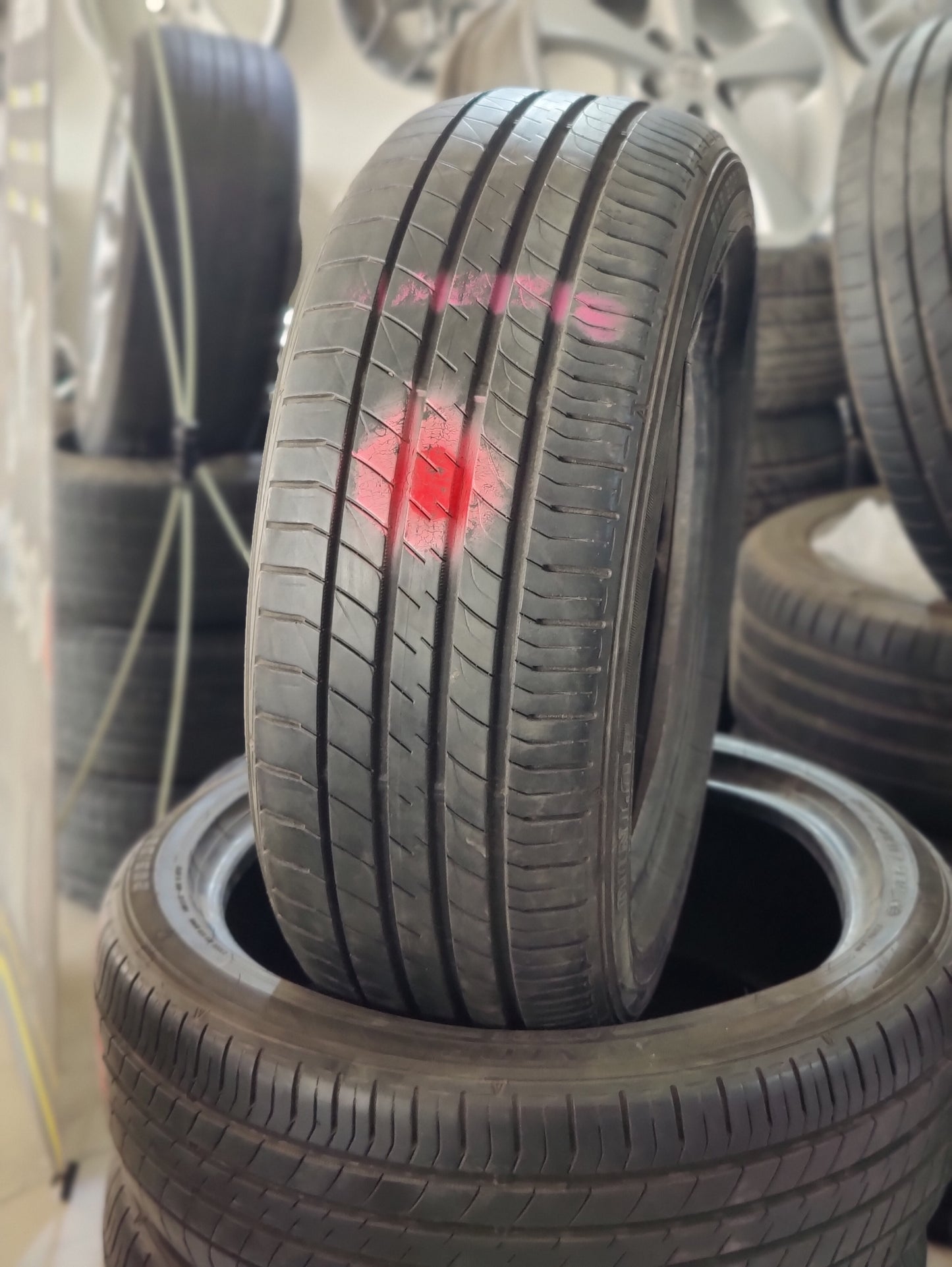 205/50/17 Qabli Dunlop tyres set available