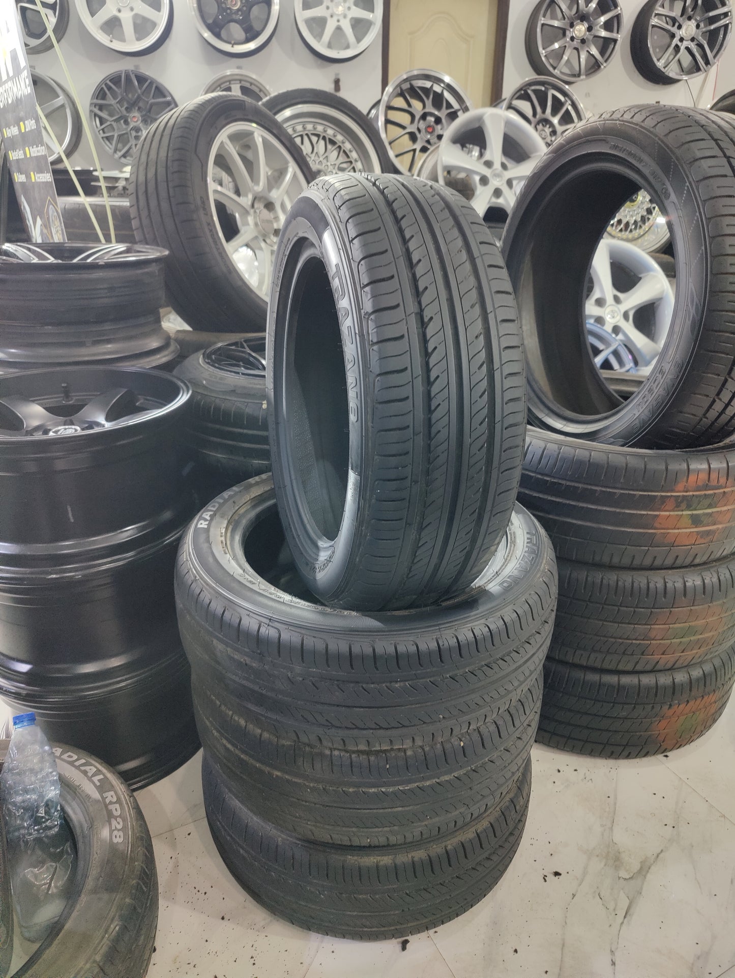 185/55/15 Trazano tyres set available 1day used
