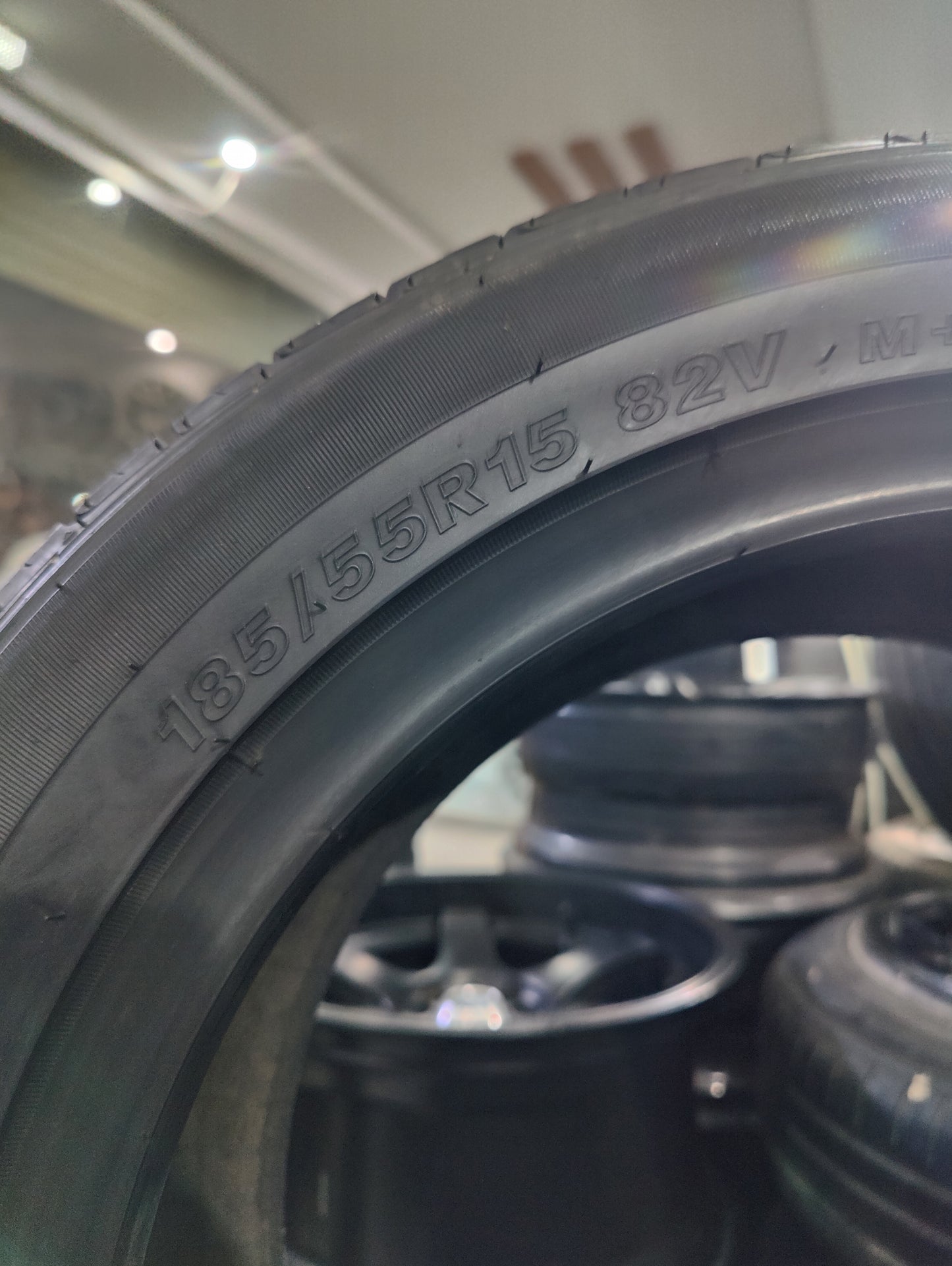 185/55/15 Trazano tyres set available 1day used