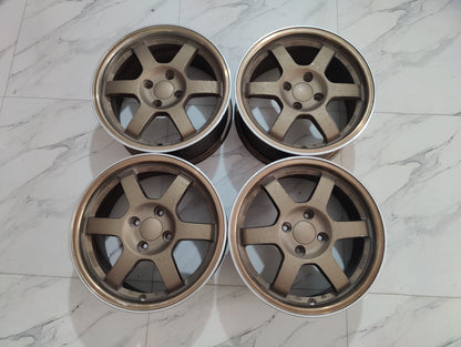 RAYS Volk Racing TE37 wheels