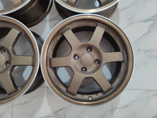 RAYS Volk Racing TE37 wheels