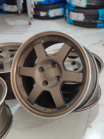 RAYS Volk Racing TE37 wheels