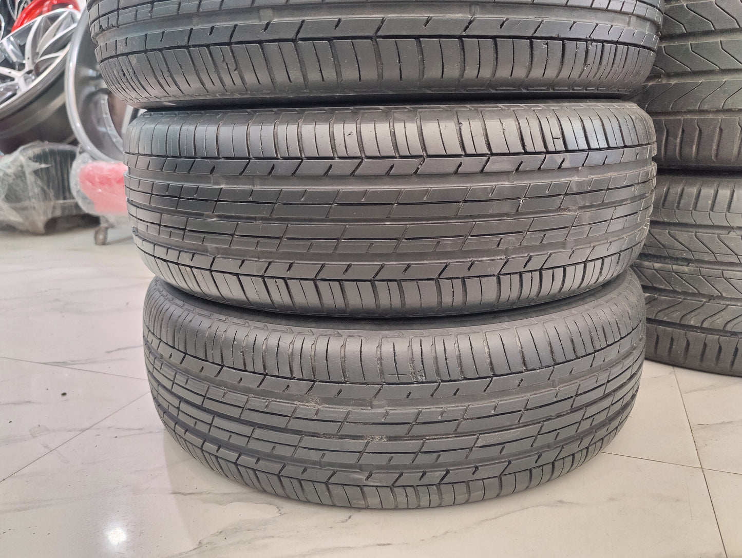 165/55/15 Bridgestone used Tyres set available 95%