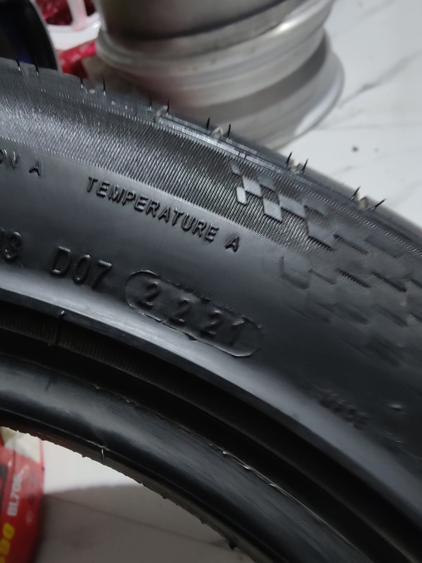 215/55/17qabli armstorng tyres set available