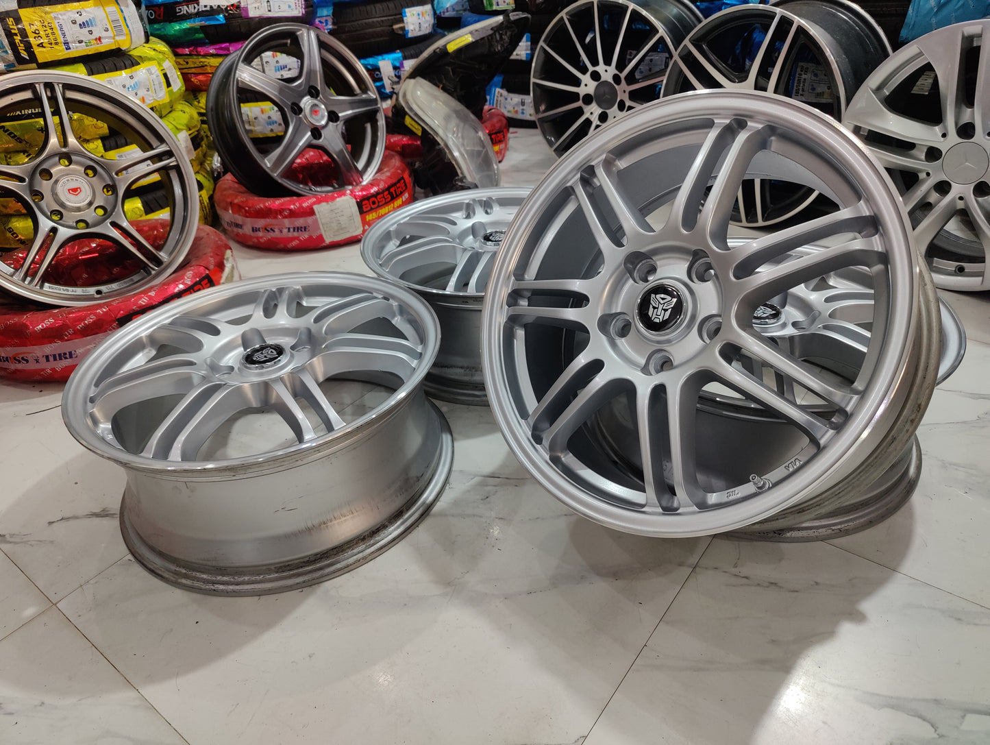 ECO CR8112 wheels