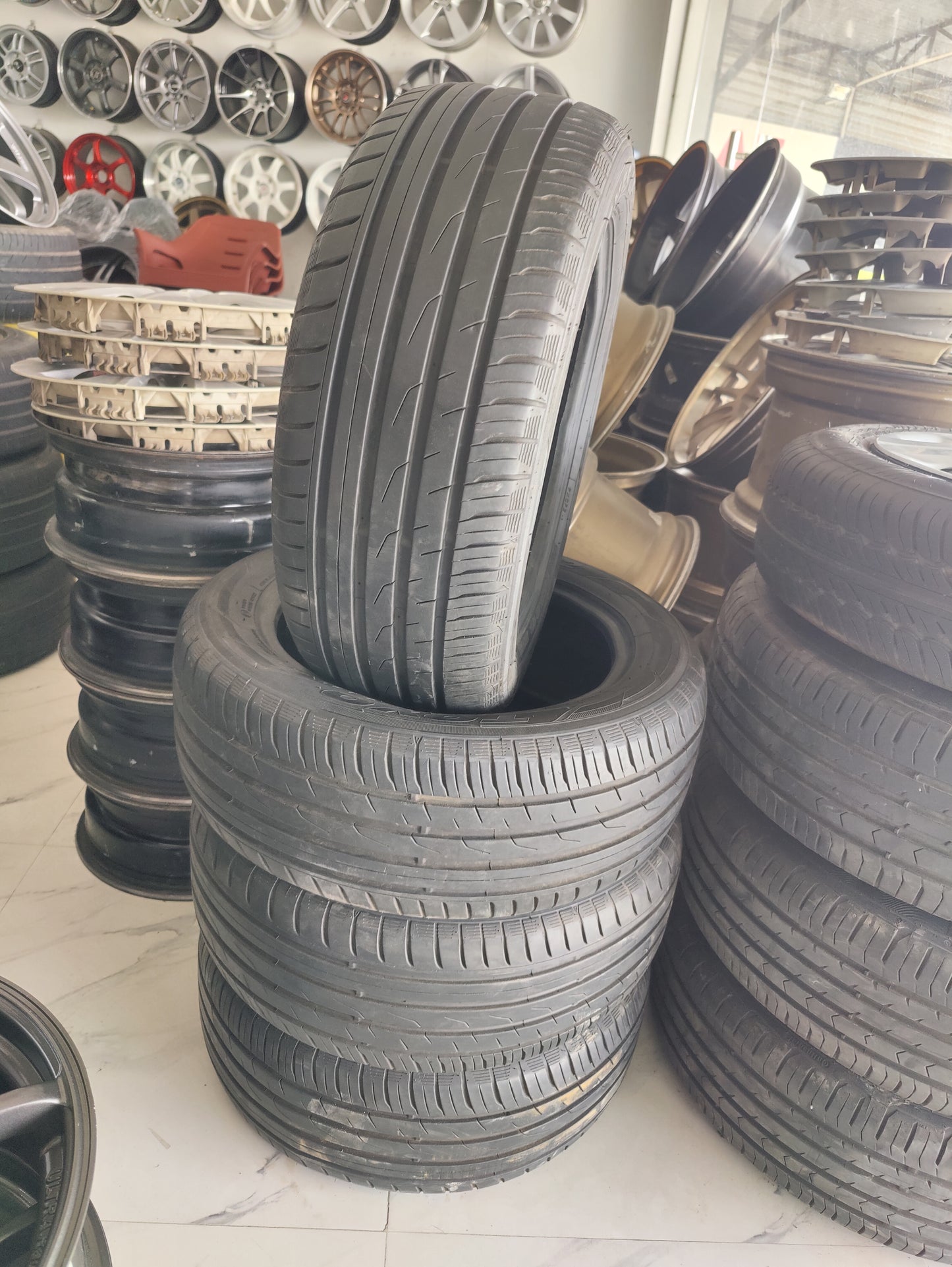 195/55/15 Toyo qabli tyres set available