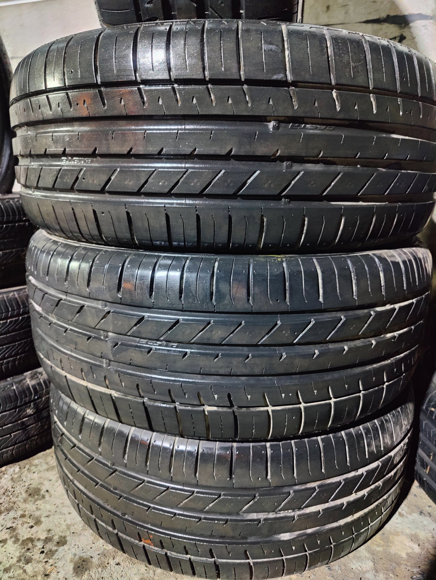 225/45/18 kumho used tyres set available