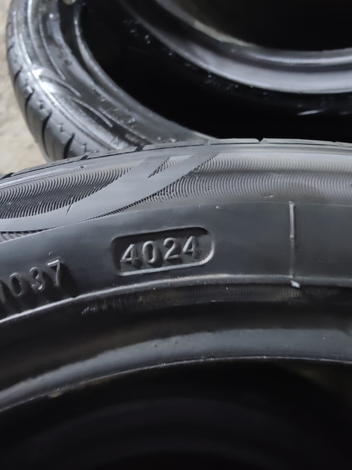 195/45/16 A plus used tyres set available almost new condition