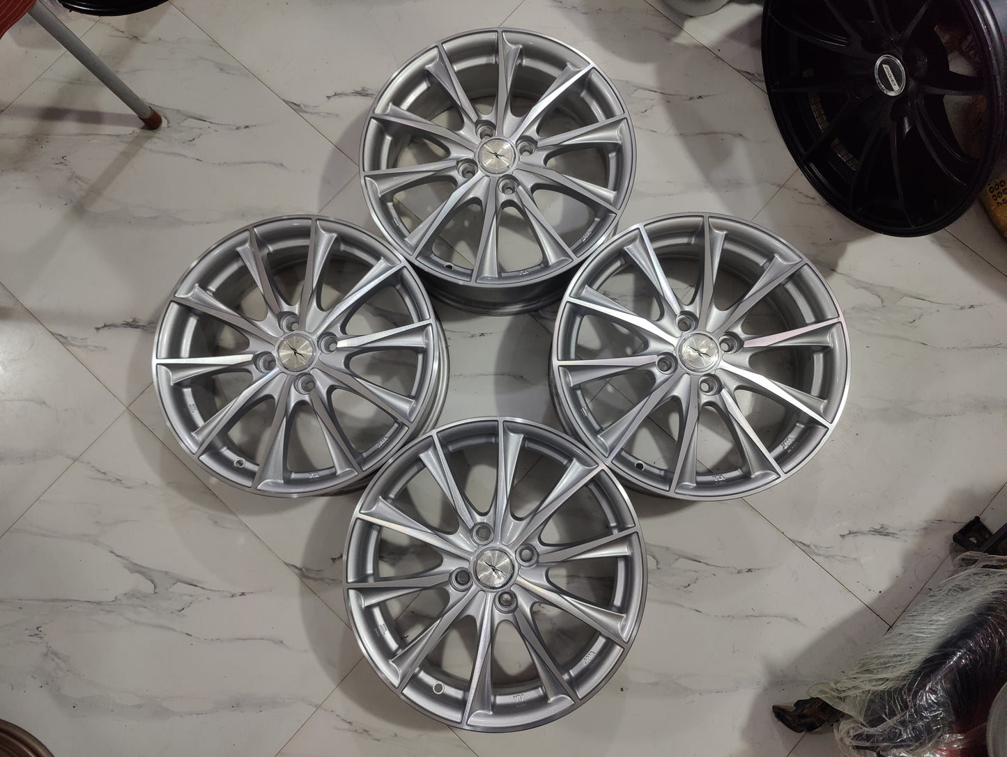 Exeeder E06 Wheels