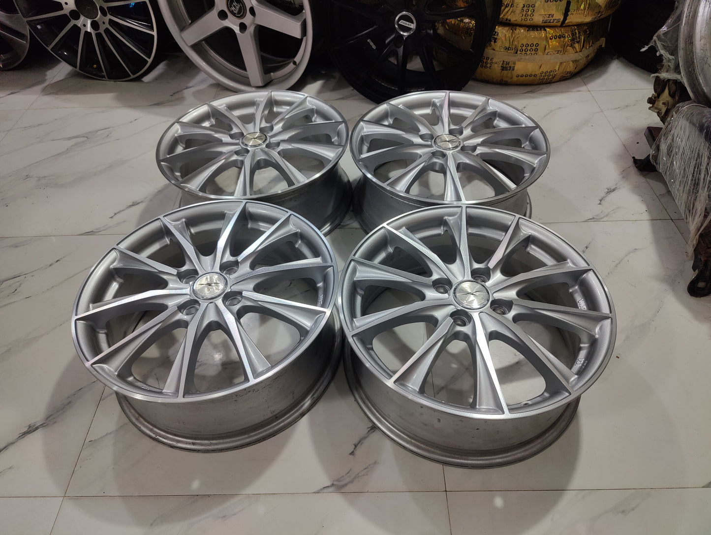 Exeeder E06 Wheels