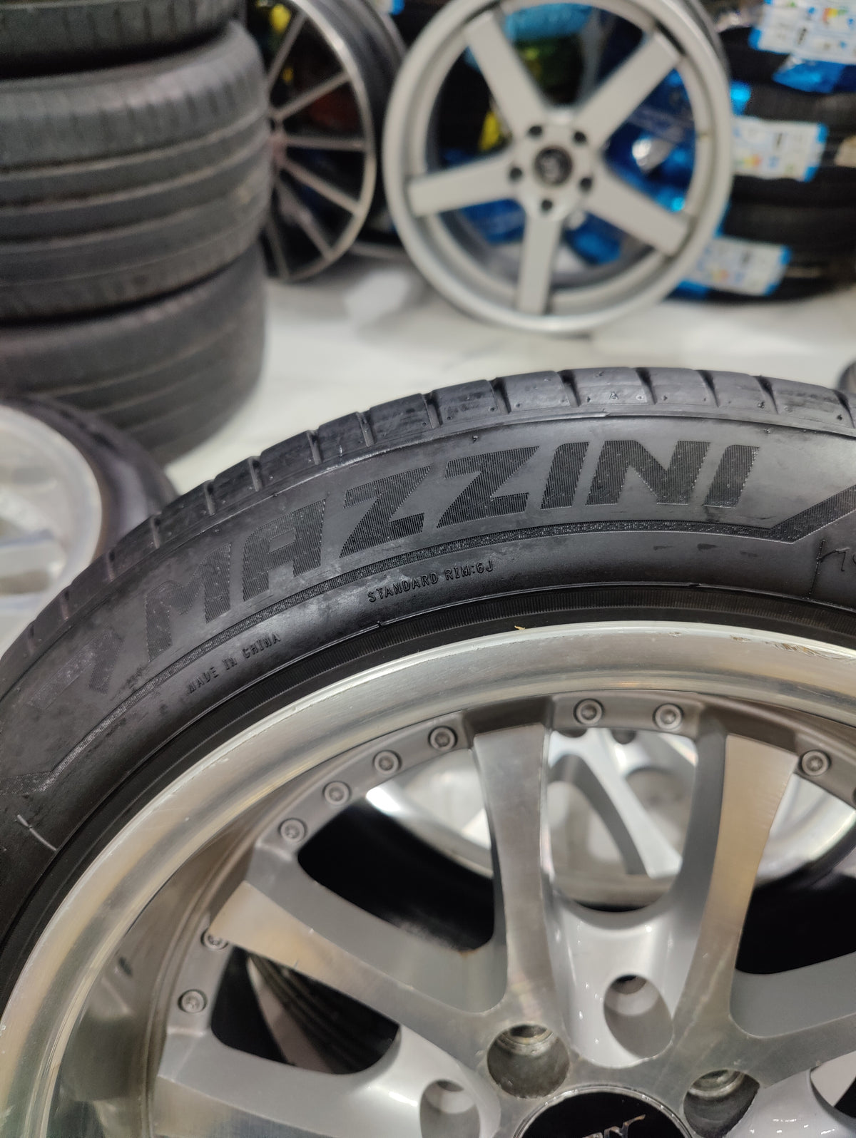 Karanze wheels &tyres almost new condition