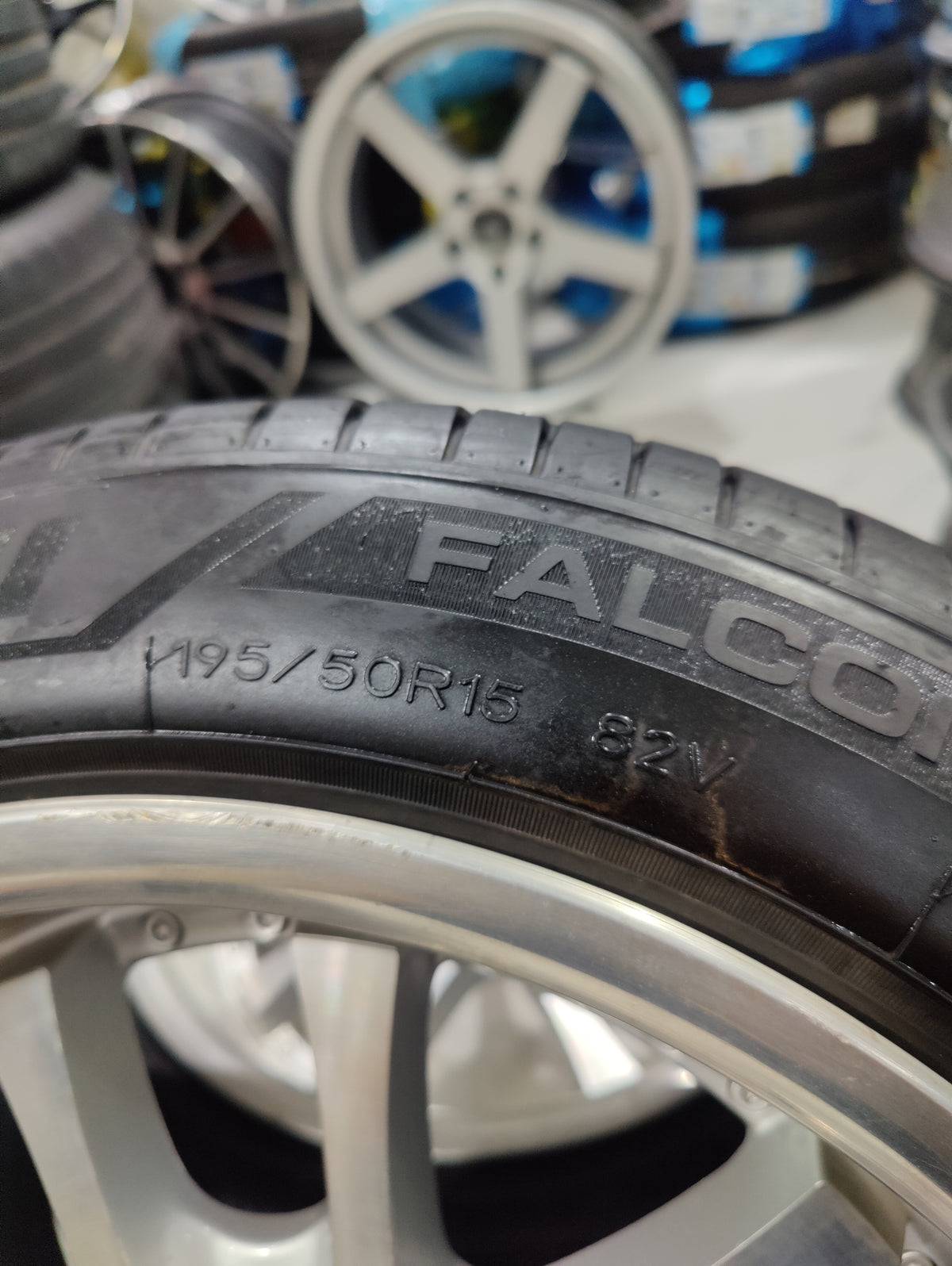 Karanze wheels &tyres almost new condition