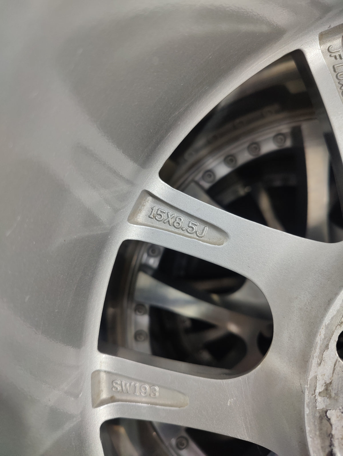 Karanze wheels &tyres almost new condition