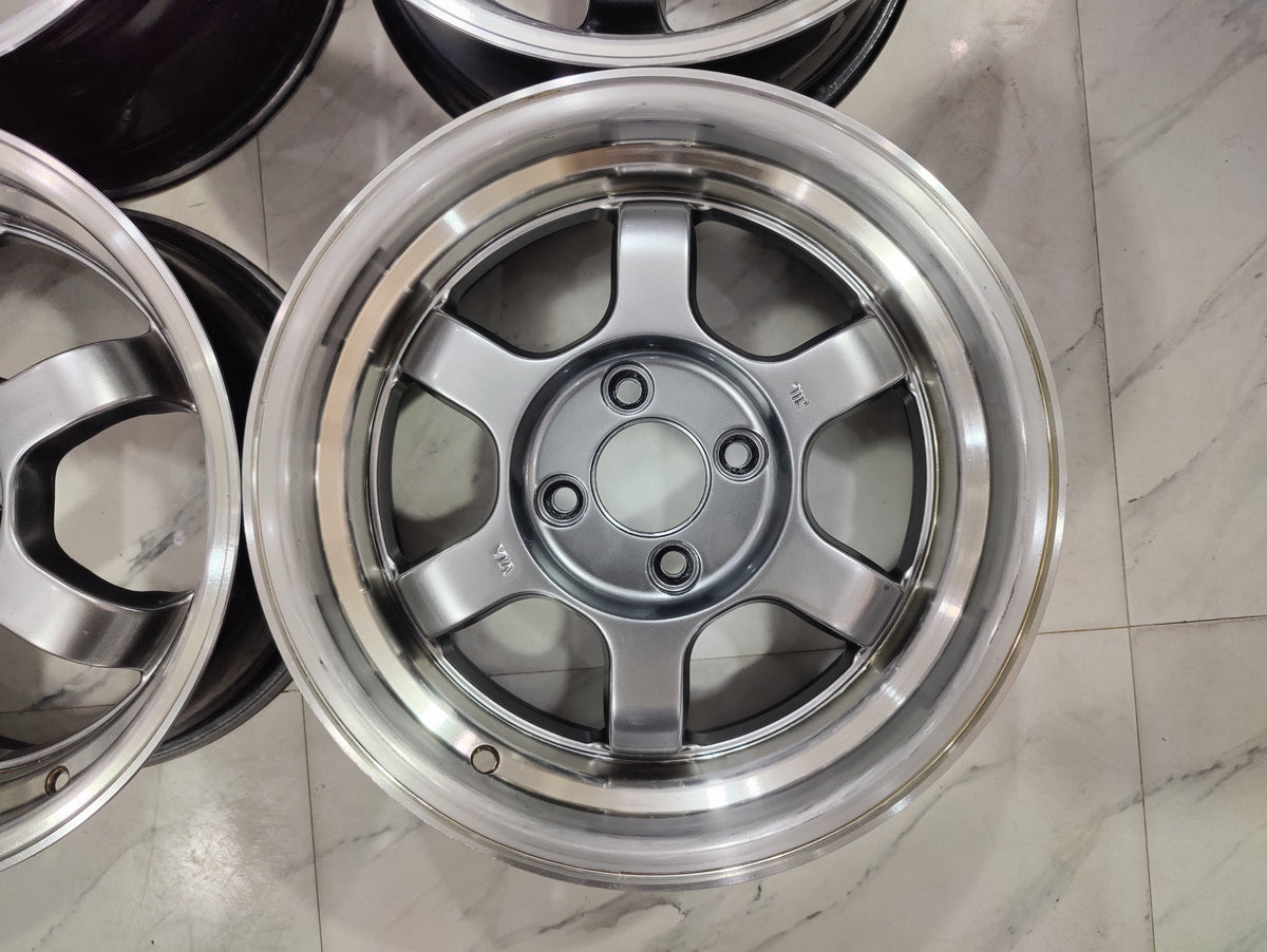Ray's te37 v Wheels