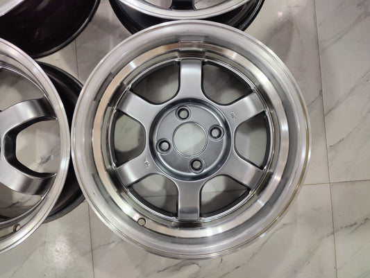 Ray's te37 v Wheels