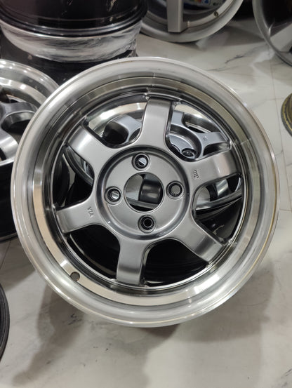 Ray's te37 v Wheels